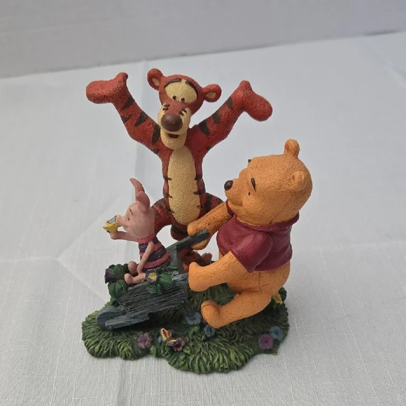 Simply Pooh "Spring is What Tiggers Do Best" Winnie the Pooh Disney Figurine - Picture 1 of 5